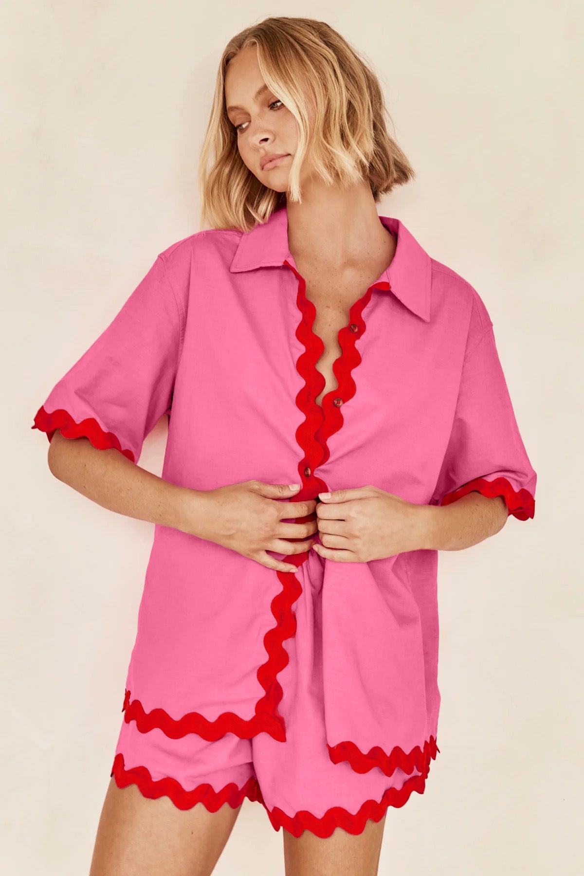 Dame Elegante Og Afslappede Bluser-Shorts Kombination | Stilfuld Og Komfortabel | Vanero