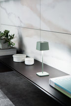 Genopladelig Trådløs LED Bordlampe | Touch-Betjent Bærbar Belysning Med Justerbar Lysstyrke | Til Indendørs Og Overdækket Udendørs Brug | Vanero