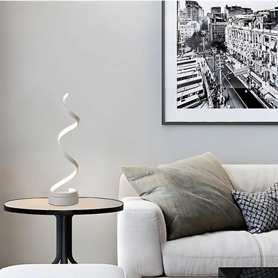 Liora | Moderne Design Bordlampe | Vanero