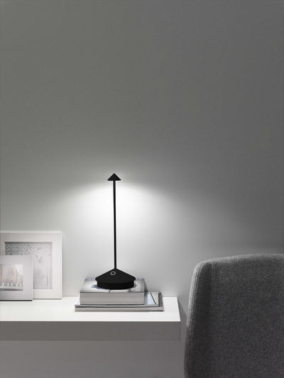 Lumiéluxe | Trådløs LED Bordlampe med Genopladeligt Batteri og Bærbart Design | Vanero