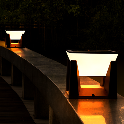 QuadreShine | Sorte Firkantede Solarlampe Have - Vejrbestandig Havebelysning | Vanero