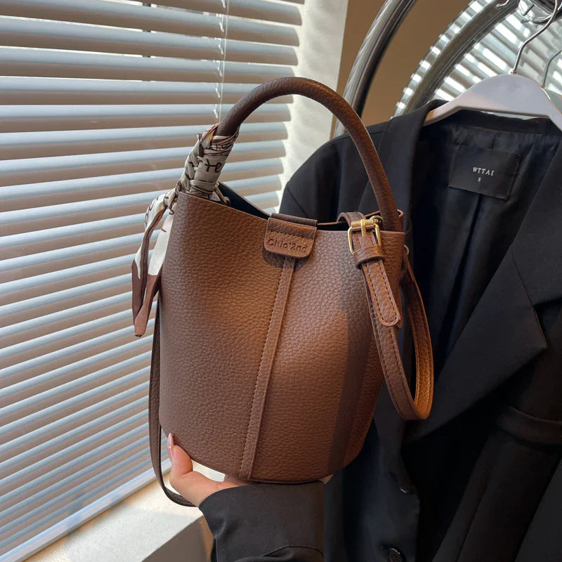 Dame Bucket Bag Tekstureret PU | Justerbar Skulderrem Taske | Tørklædedetalje Til Hverdagsbrug & Fritid | Vanero