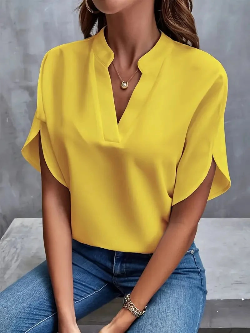 Asta | Blød og Elegant V-hals Bluse