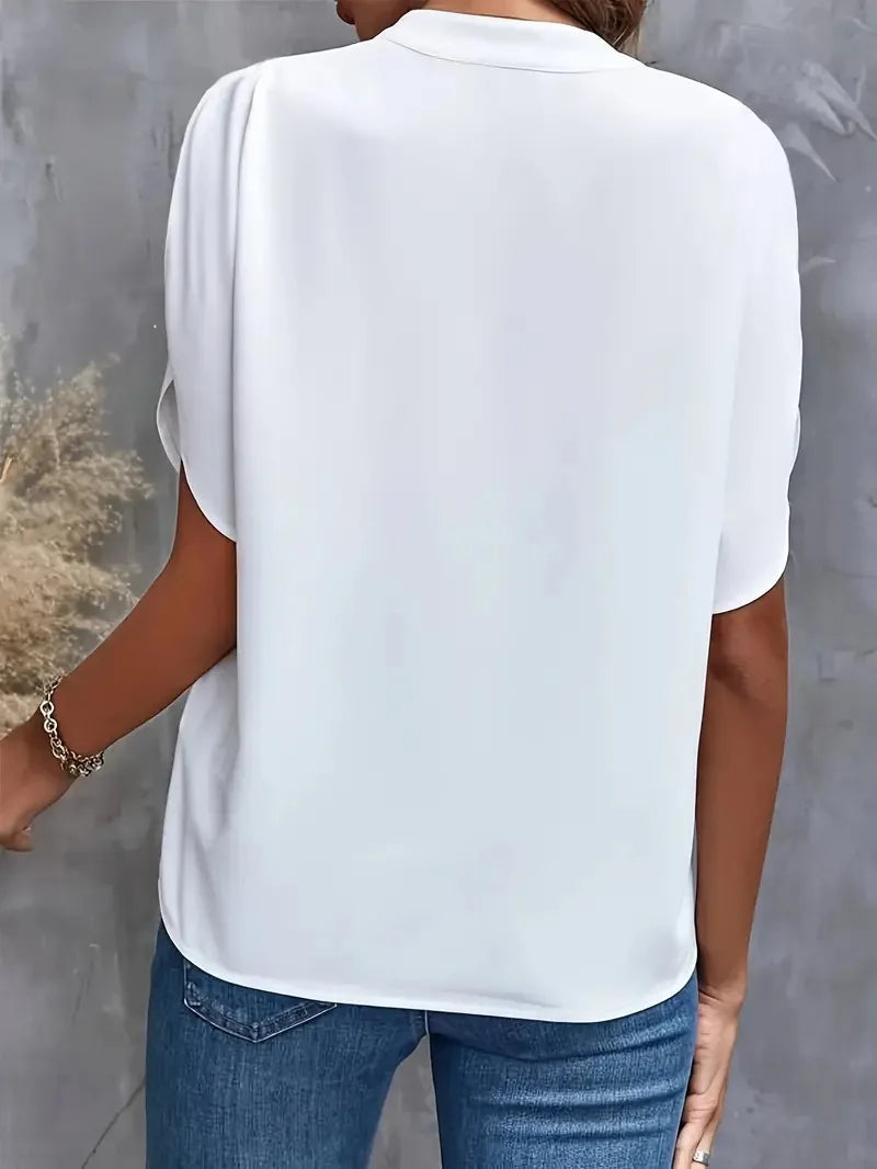 Asta | Blød og Elegant V-hals Bluse