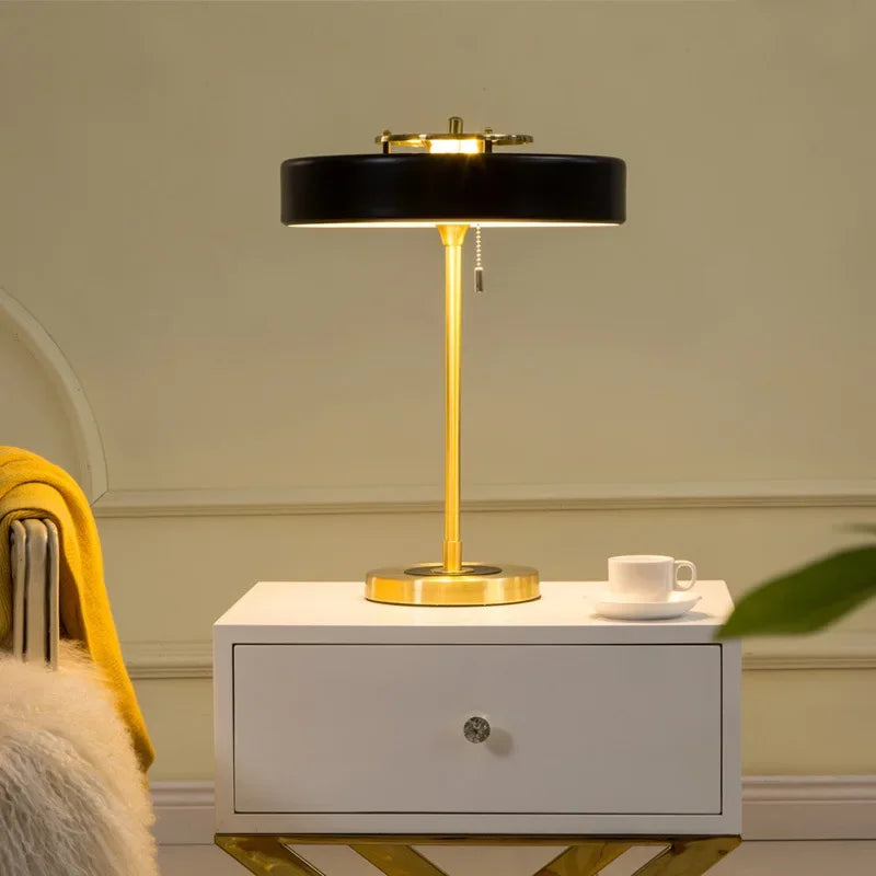 Nordella | Moderne Nordisk Sengelampe med Elegant Blødt Skær | Vanero