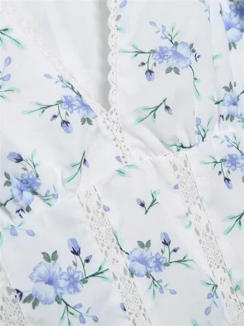 Ravikna Let Tekstilmateriale | Regular Fit Minikjole | Blomsterprint & Flæsedetaljer til Hverdagsbrug & Arrangementer | Vanero