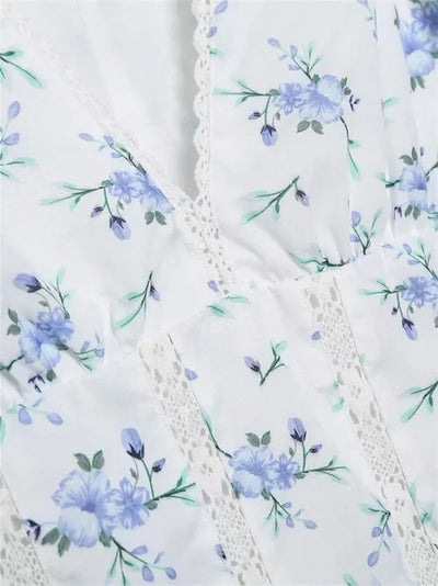 Ravikna | Minidress med blomsterprint og flæser l Vanero