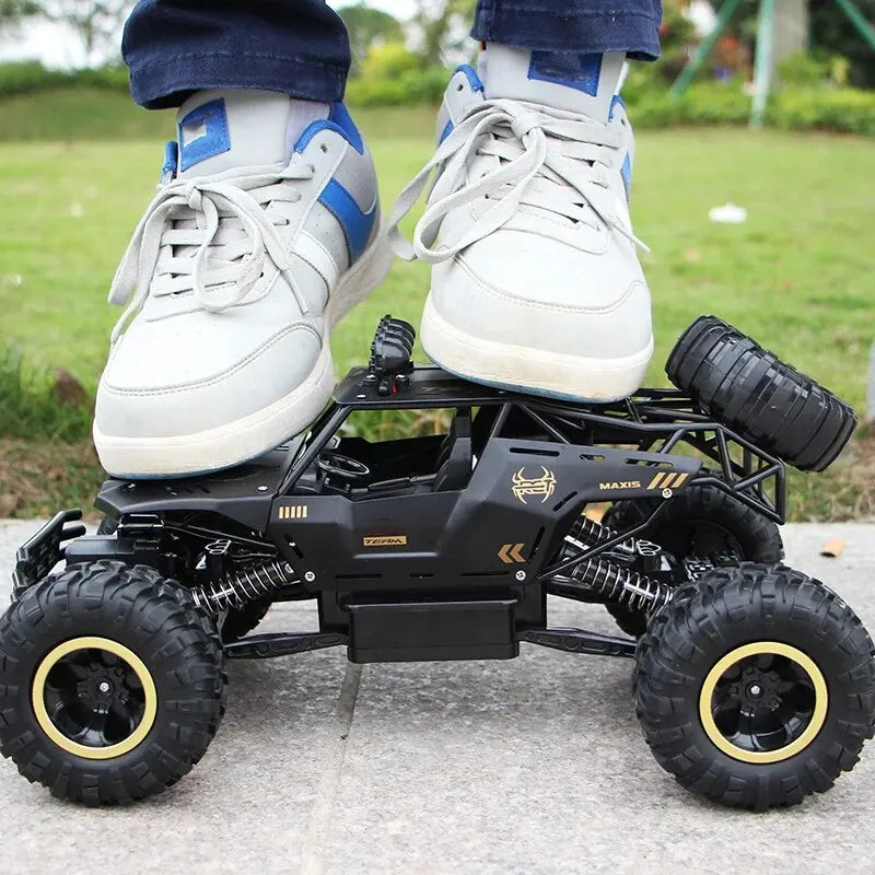 Fjernstyret Monstertruck | Ultimativ Off-Road Oplevelse med LED-Lys & Kraftfuld 4WD | Vanero