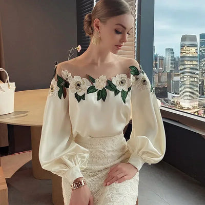 Satinbluse l Elegant broderet skjorte l Vanero