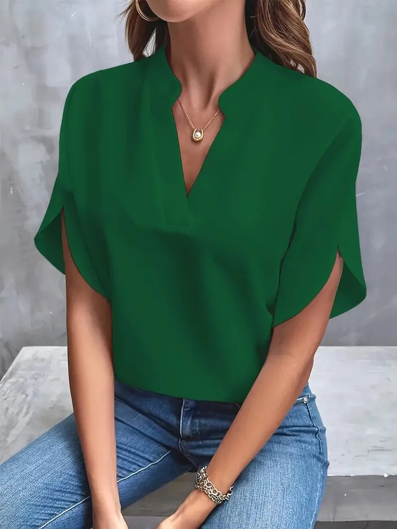 Asta | Blød og Elegant V-hals Bluse