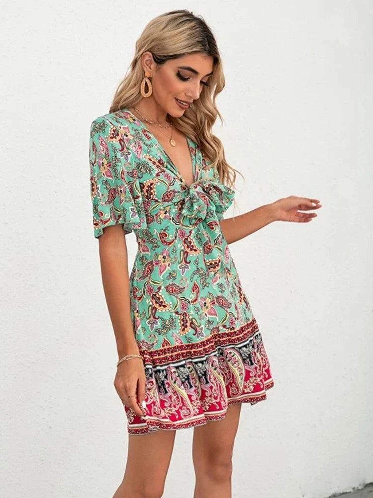 Delia | Stilfuld Paisley-Print Kjole med Bindebånd l Vanero