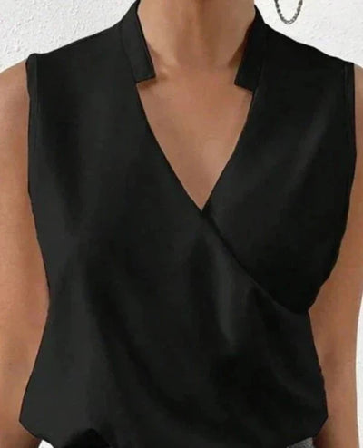 Elegant Chic l Ensfarvet top med stil l Vanero