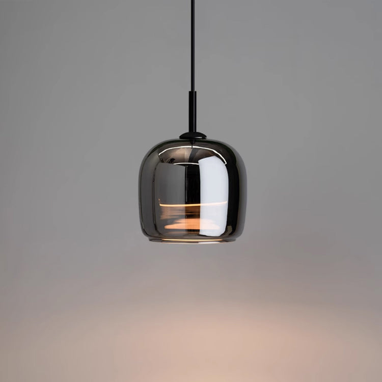 Nordisk l pendellampe i sort glas l Vanero