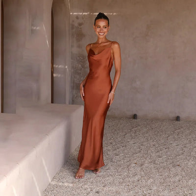 Klara | Satin Maxi Kjole med Cowl Neck l Vanero