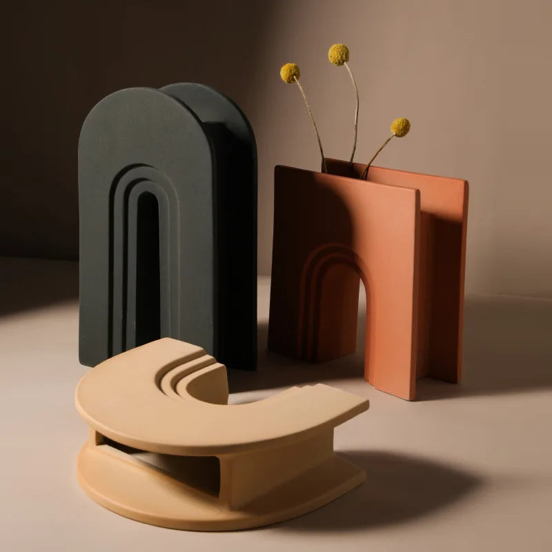 GeoSculpt Håndlavet Keramisk Vase | Moderne Geometrisk Design | Vanero