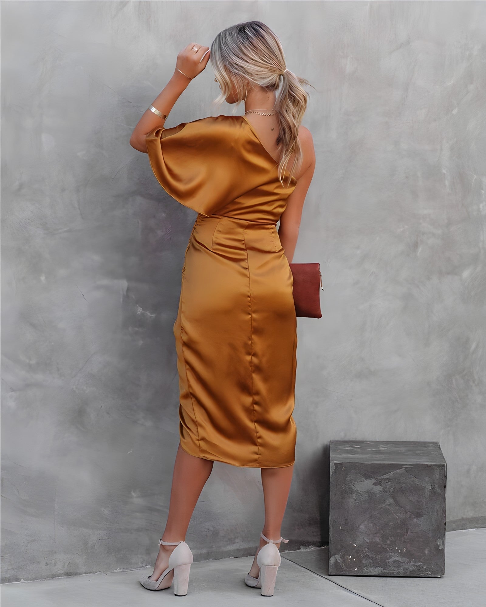 Silkekjole i 100% Silke | Regular eller Slim Fit Kjole | Midi eller Maxi Længde til Arrangementer | Vanero
