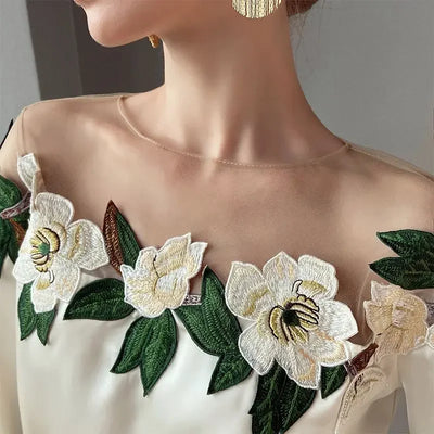 Satinbluse l Elegant broderet skjorte l Vanero