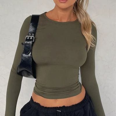 Adela l Elegant Fit Bluse med rund hals og lange ærmer l Vanero