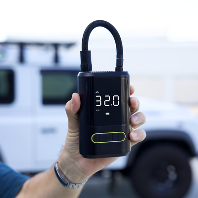 AirCharge Pro | Den ultimative bærbare 4-i-1-dækpumpe🚗 l Vanero