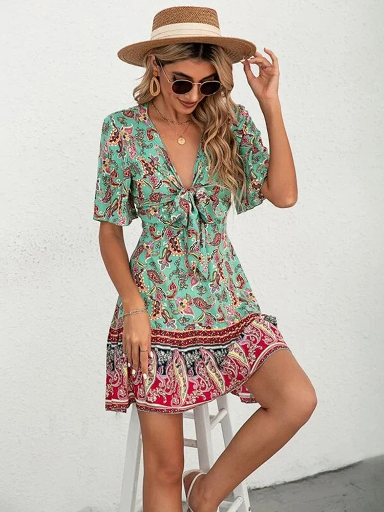 Delia | Stilfuld Paisley-Print Kjole med Bindebånd l Vanero