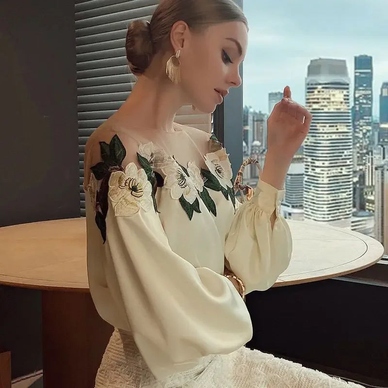 Satinbluse l Elegant broderet skjorte l Vanero