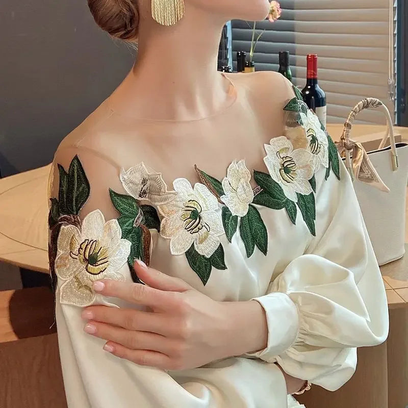 Satinbluse l Elegant broderet skjorte l Vanero