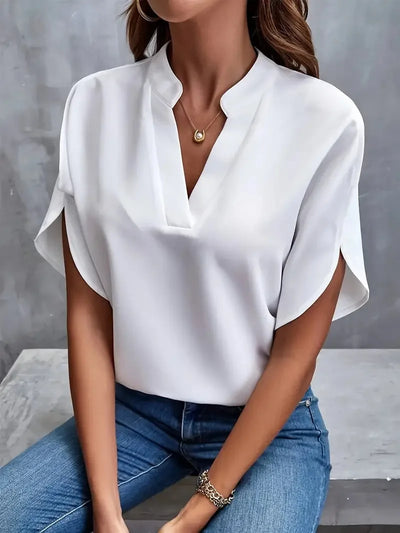 Asta | Blød og Elegant V-hals Bluse