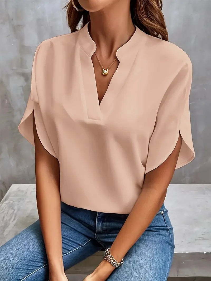 Asta | Blød og Elegant V-hals Bluse