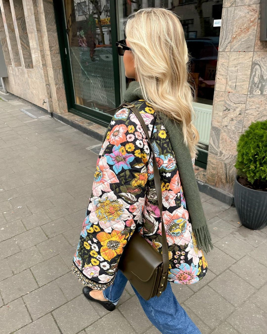 Blomstret Reversibel Jakke | Varme og Stil i Ét | Boheme-Design l Vanero