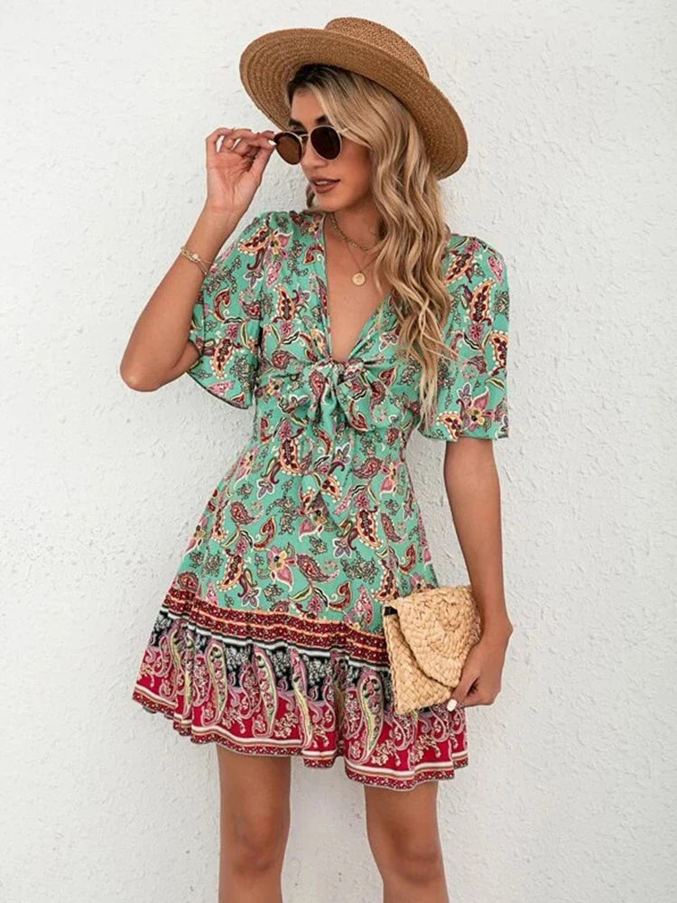 Delia | Stilfuld Paisley-Print Kjole med Bindebånd l Vanero
