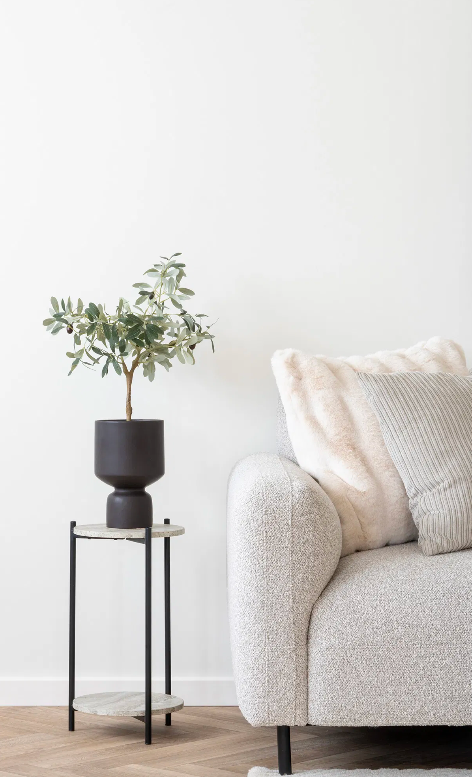 Vase I Sort Glas Konstruktion | Glat Overflade Og Dekorativt Design | Indendørs Dekoration Til Blomster Og Bordopstillinger | Vanero