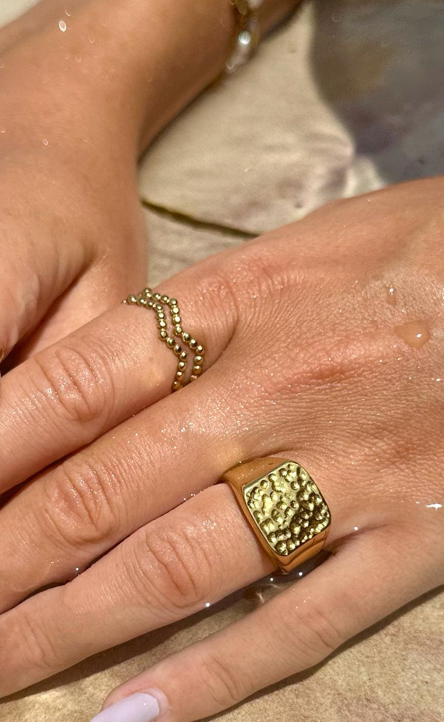 Bari Forgyldt Rustfrit Stål | Justerbar Åben Ring | Slankt Design til Hverdagsbrug & Smykkestyling | Vanero