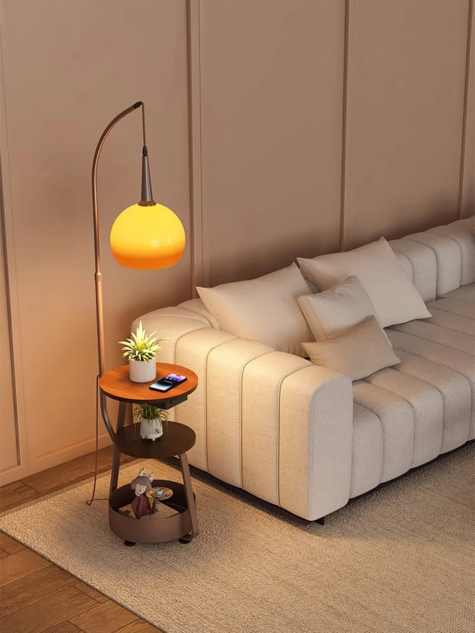Bordlampe i Glas og Metal | LED Bordlampe med Bauhaus-Inspireret Design | Indendørs Bordbelysning | Vanero