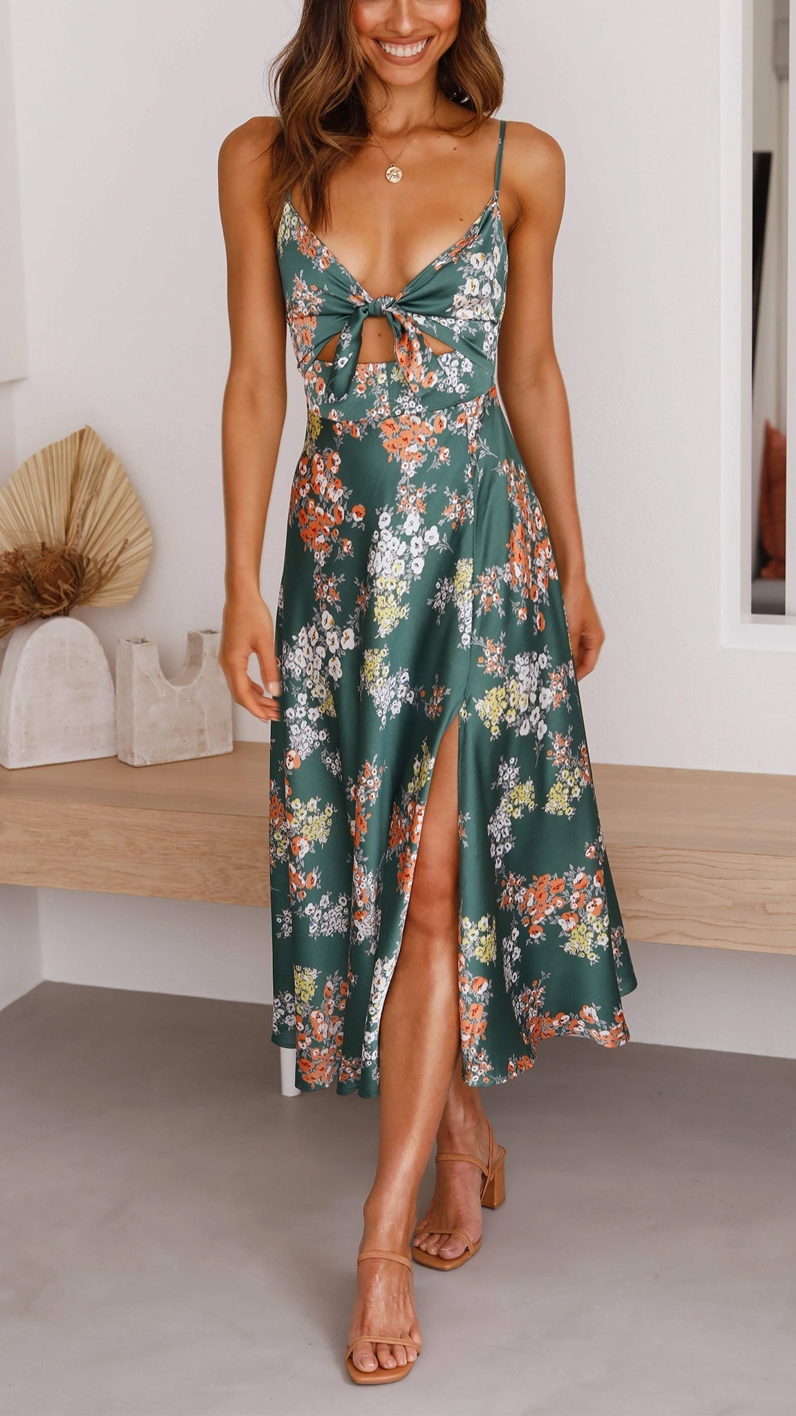 SATIN l FLORAL DRESS l VANERO