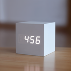 Digitalt Bordur Med Trækonstruktion | LED Display Med Alarm Og Temperaturvisning | Bordur Til Indendørs Brug Med USB Eller Batteri | Vanero