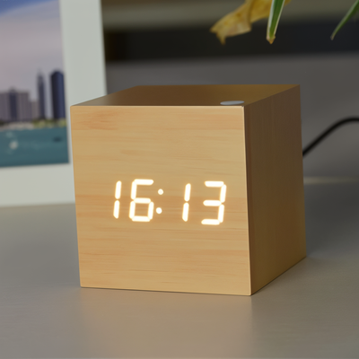 WoodTime | Elegant Digital LED Træur | Vanero