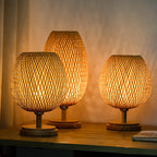 Bordlampe I Bambus Og Metal | Dekorativ Indendørs Belysning Konstruktion | Stemningsbelysning Til Stuer Og Sideborde | Vanero