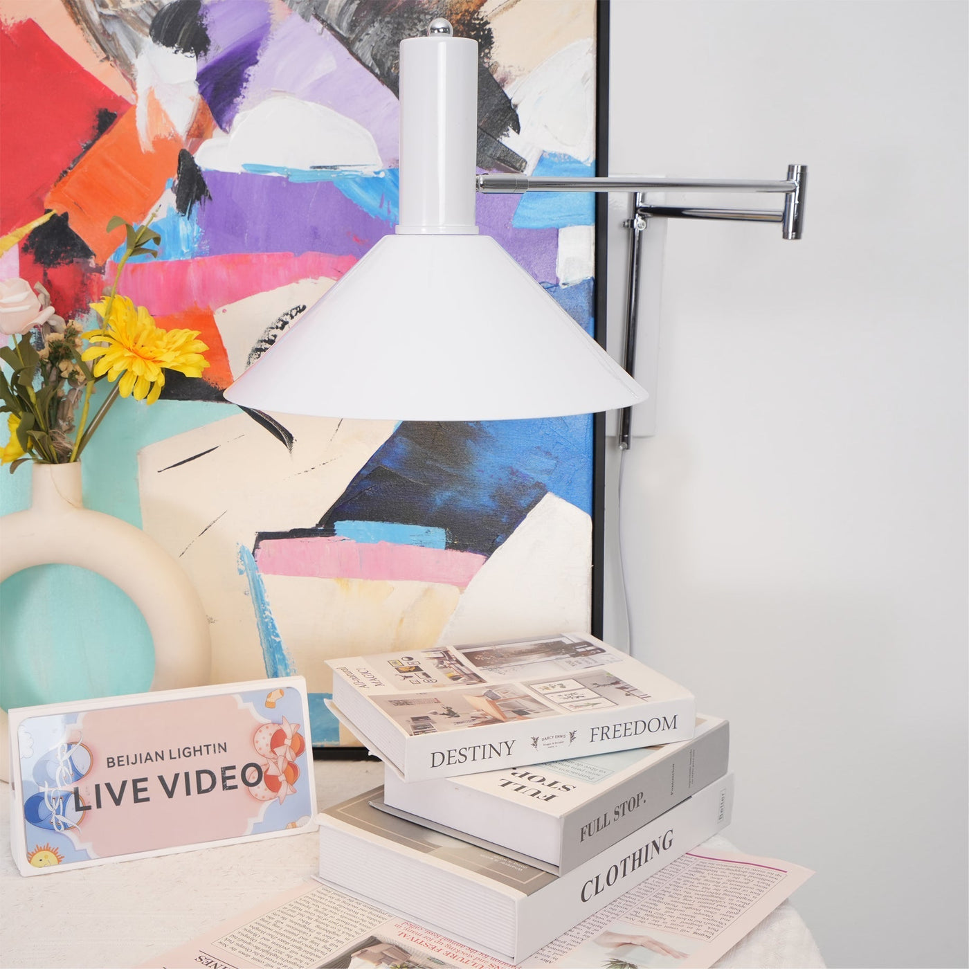 Anvia | Minimalistisk Væglampe med Justerbar Arm til Soveværelse og Stue | Vanero