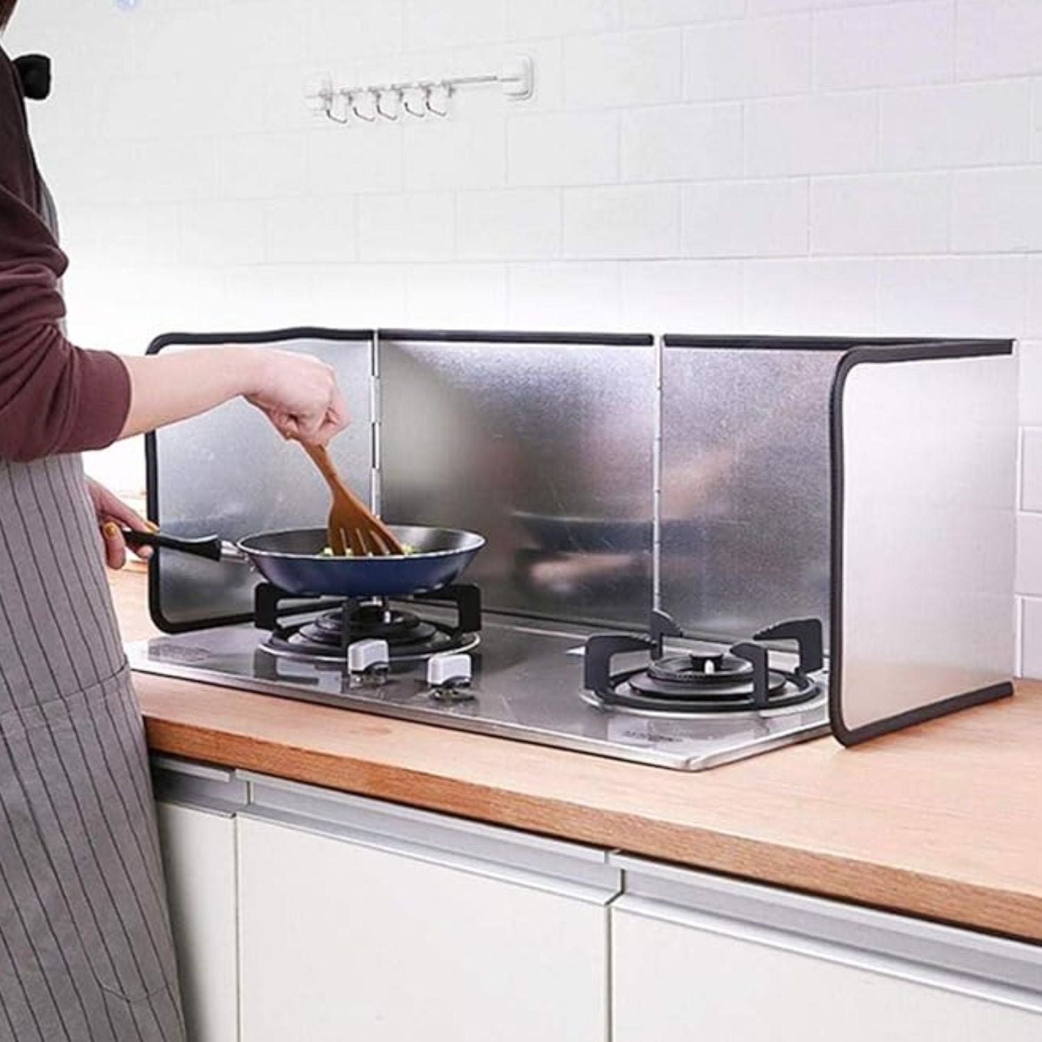 Foldbart Komfurskjold I Metal | Stænkskærm Til Komfur Og Madlavning | 3- Eller 4-Delt Design | Vanero