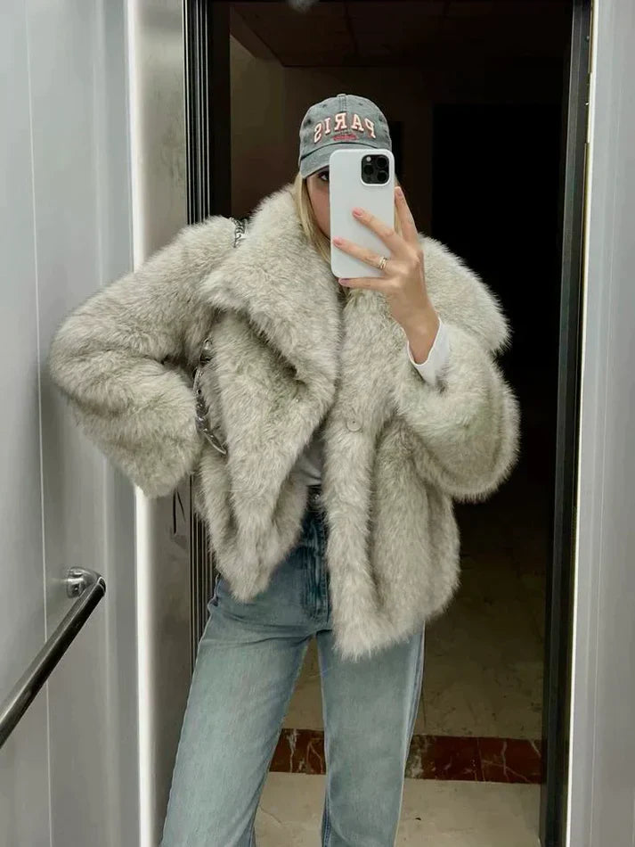 PlushVue | Cozy Jacket l Vanero