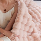 Polyester Faux Fur Tæppe | Dekorativt Tæppe Til Sofa Og Seng | Fås I Flere Størrelser | Vanero