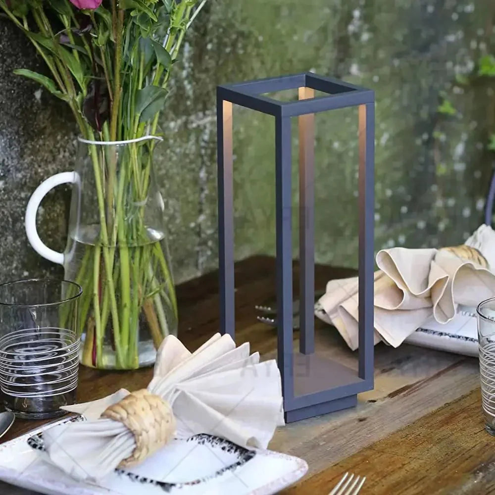 LumiSphere | Genopladelig Bordlampe med Vandafvisende Design Grå | Vanero