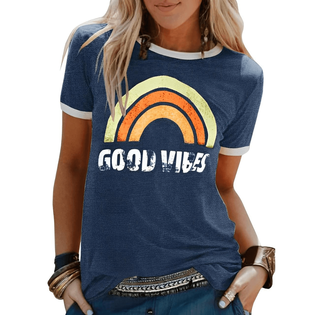Dame T-Shirt Tekstilmateriale | Relaxed Fit T-Shirt Med Regnbueprint | Good Vibes Design til Hverdagsbrug | Vanero
