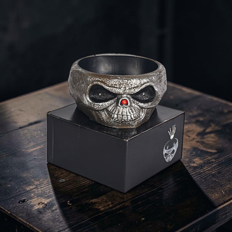 Halloween Slikskål Med Bevægelig Skelet Hånd | Bevægelsesaktiveret LED Slikholder | Batteridrevet | Vanero