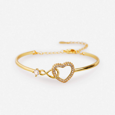 Armbånd med Hjertevedhæng | Justerbar Kæde | Elegant Symbolik l Vanero