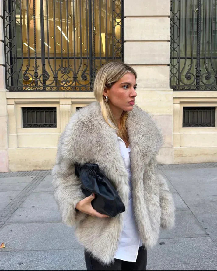 PlushVue | Cozy Jacket l Vanero