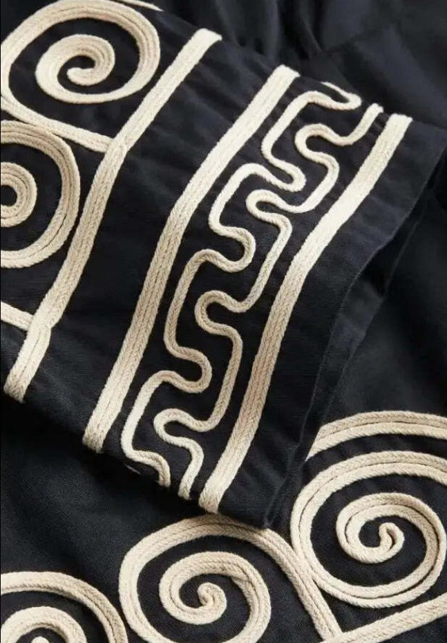 A-line Kjole med Broderi | Flæseærmer | Elegant Silhuet l Vanero