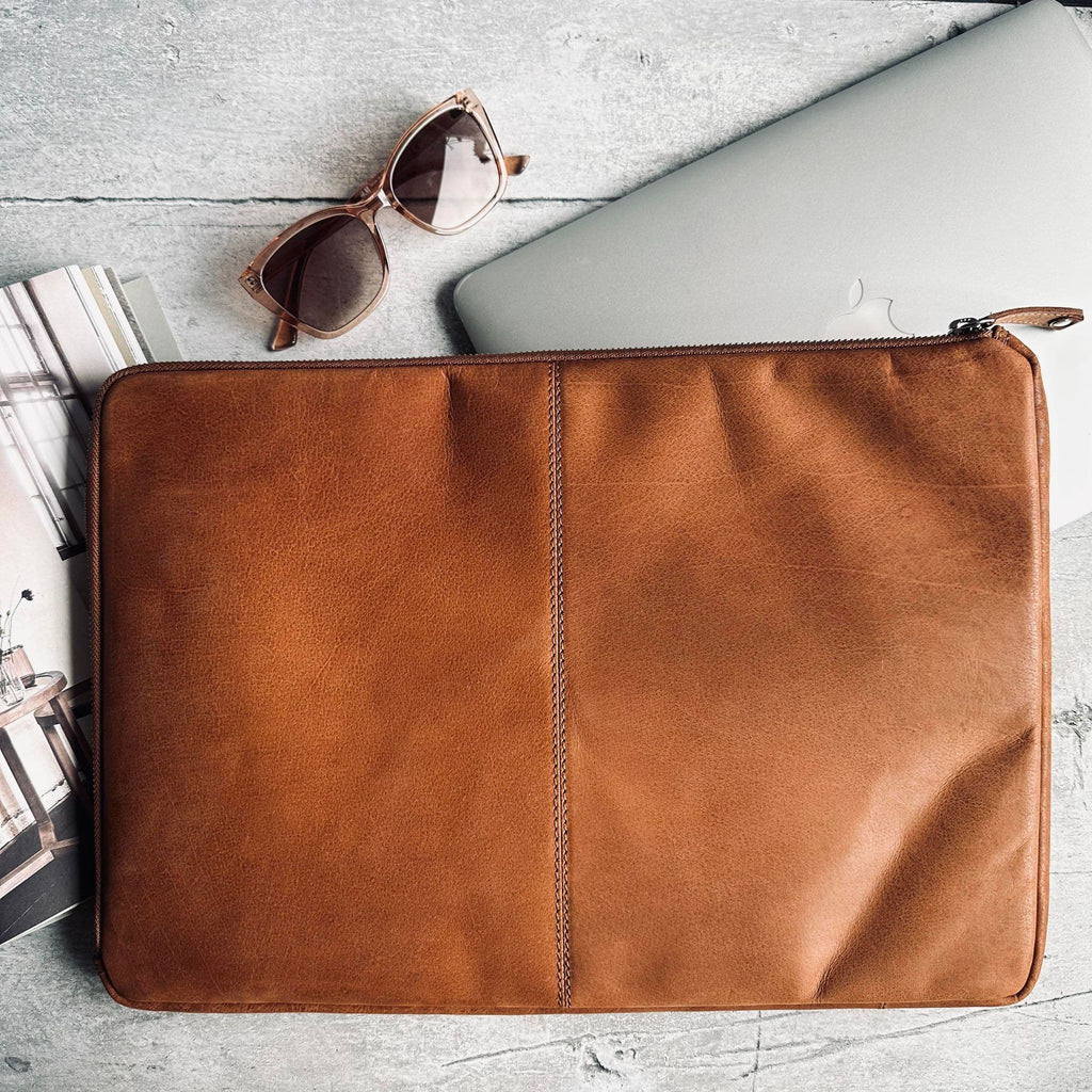 Laptop Sleeve Fuldnarvet Koskindslæder | Slim Fit Laptop Sleeve | Lynlåslukning & Daglig Laptopbeskyttelse | Vanero