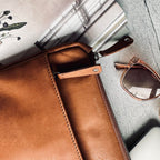 Laptop Sleeve Fuldnarvet Koskindslæder | Slim Fit Laptop Sleeve | Lynlåslukning & Daglig Laptopbeskyttelse | Vanero