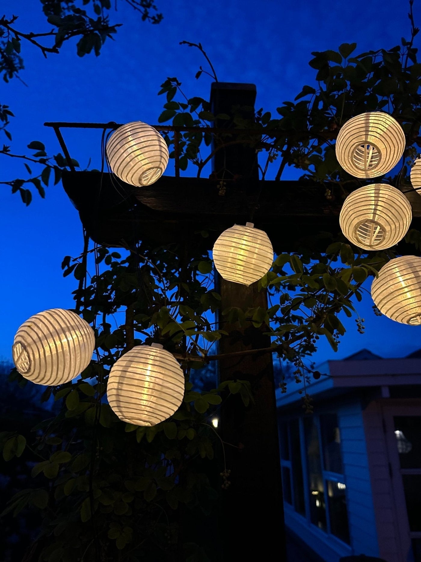 Led Solcelle Lyskæde | 10 Hvide Kugler | Vanero